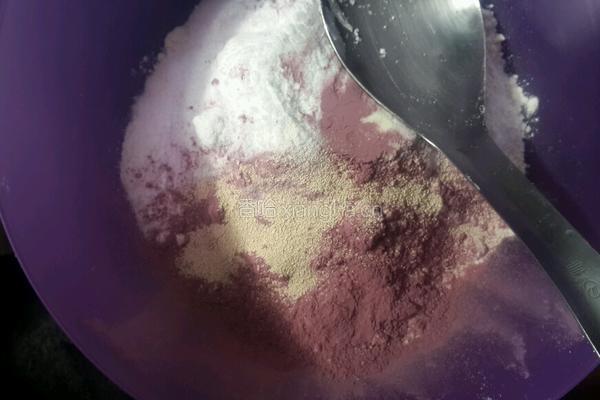 紫薯豆沙包的做法图解1