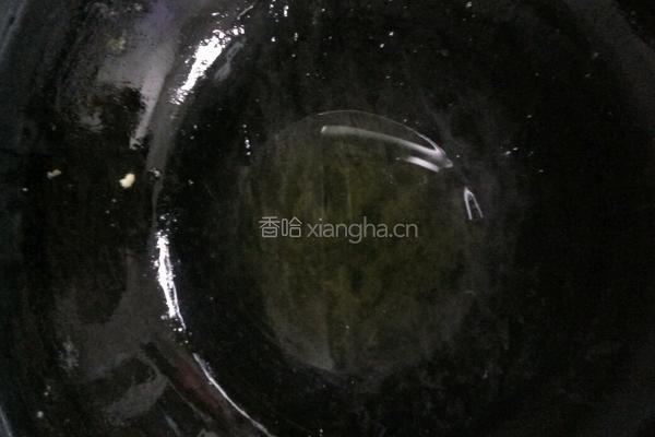 鸡蛋、胡萝卜、蒜黄、辣椒、豆腐皮的做法图解9