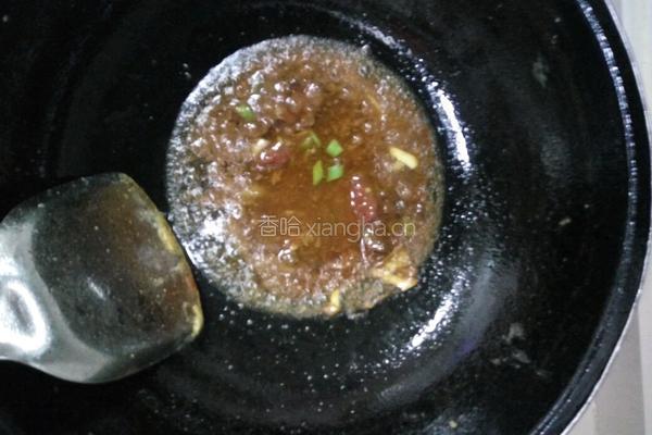 鸡蛋、胡萝卜、蒜黄、辣椒、豆腐皮的做法图解10