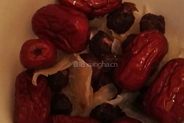 滋补猴菇汤的做法图解2
