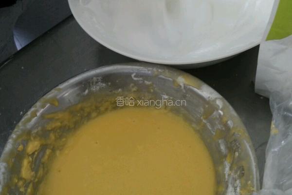 戚风蛋糕的做法图解2