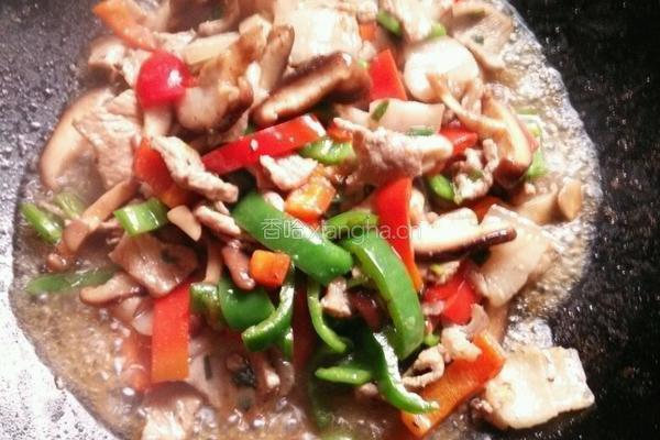 双椒香菇炒肉的做法图解8