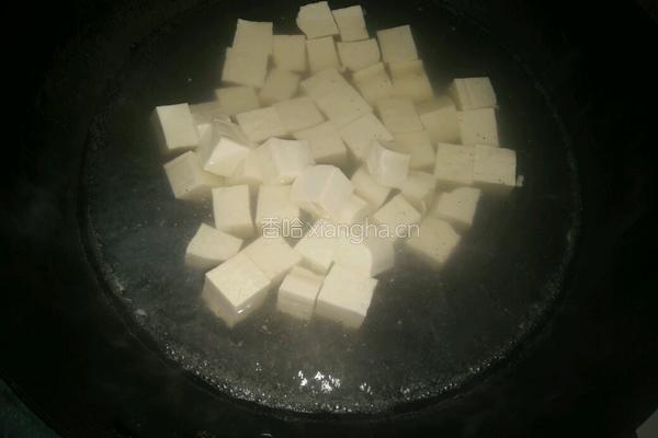 肉沫烧嫩豆腐的做法图解2