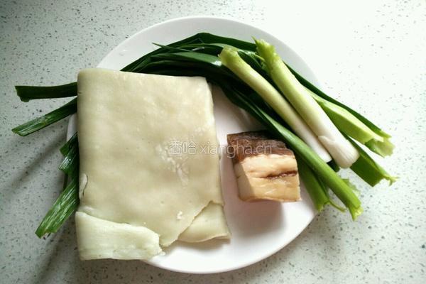 腊肉炒豆丝的做法图解1
