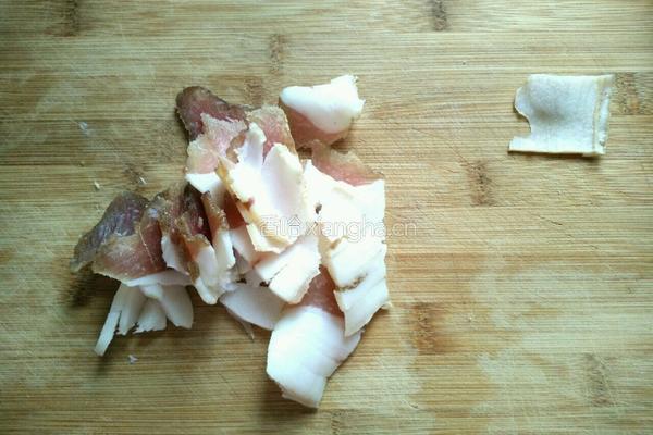 腊肉炒豆丝的做法图解3