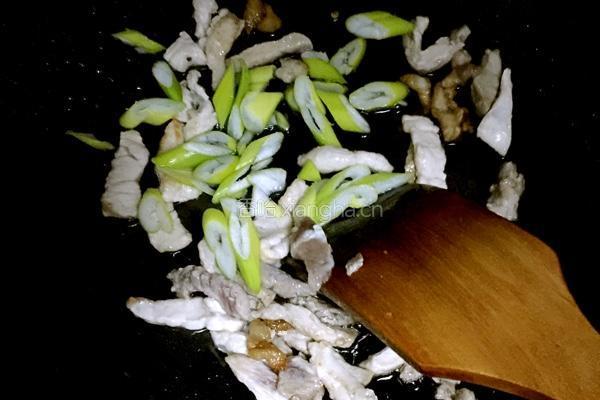 干锅豆角土豆条的做法图解3