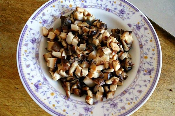 香菇牛肉酱的做法图解3