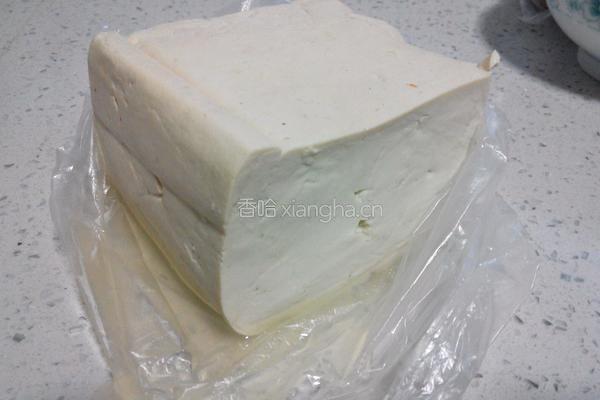 红烧家常豆腐的做法图解1