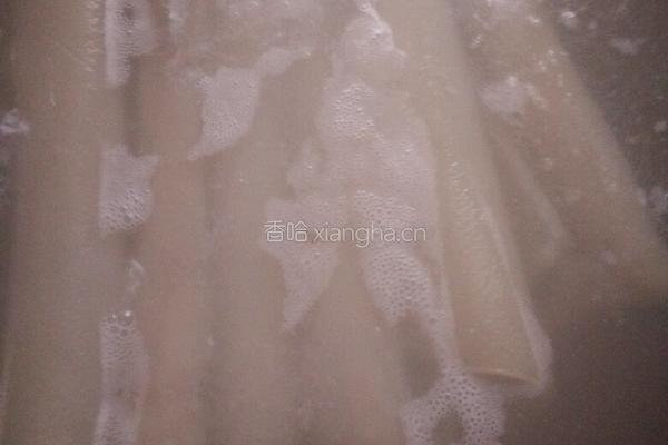 水晶豆腐---水晶猪皮冻的做法图解2