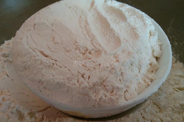 五香花卷的做法图解1