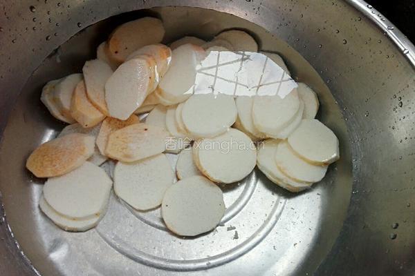 瘦肉淮山汤的做法图解3
