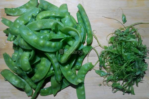 荷兰豆炒瘦肉的做法图解2