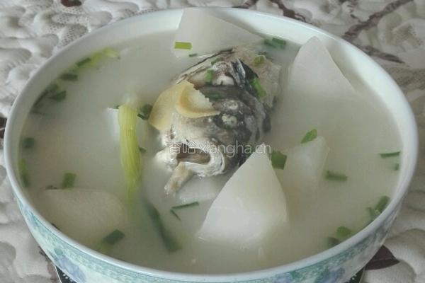 鲫鱼萝卜汤