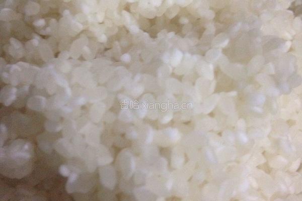 皮蛋肉末粥的做法图解1