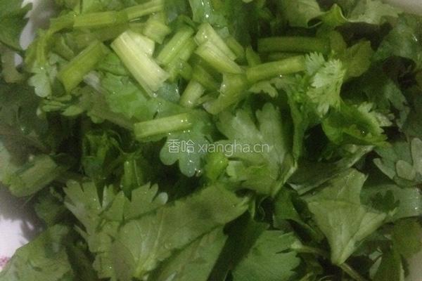 皮蛋肉末粥的做法图解3