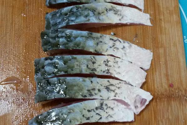 豆泡炖鱼的做法图解3