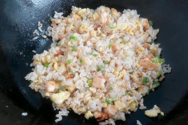 什锦虾仁蛋炒饭的做法图解8