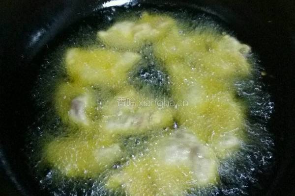 糖醋肉段的做法图解3