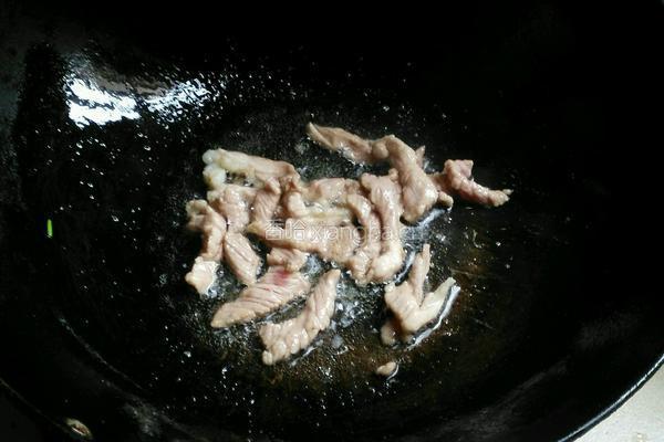 西芹云耳炒肉丝的做法图解4