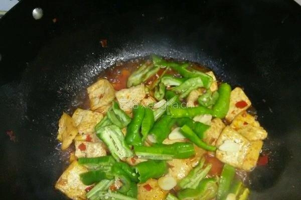 听这道菜的名字《家常豆腐》就让我想起了时时刻刻在为家人做菜的时候要用心认真的做法图解7