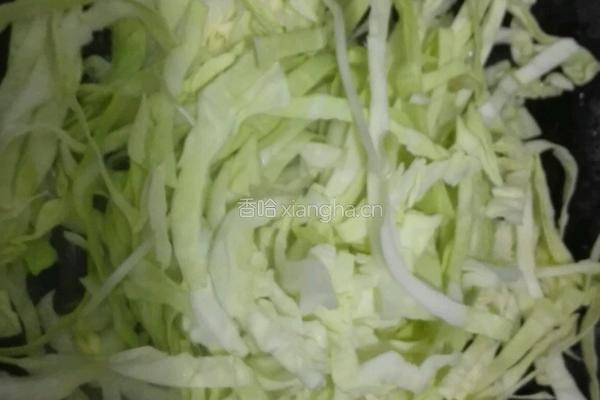 炝炒圆包菜的做法图解3