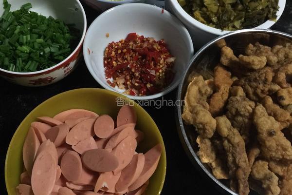 酸菜米线的做法图解3
