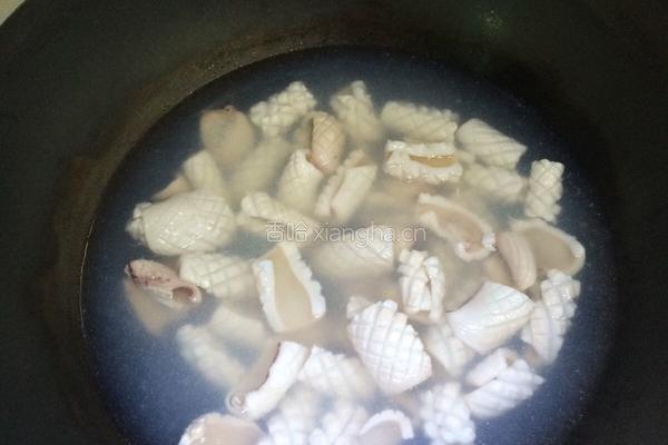 香辣鱿鱼花的做法图解5
