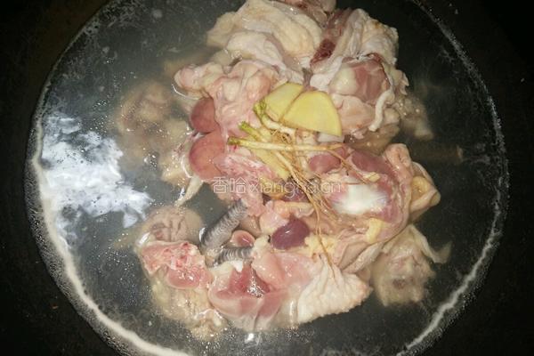 芋头烧鸡块的做法图解3