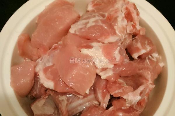 土豆排骨的做法图解1