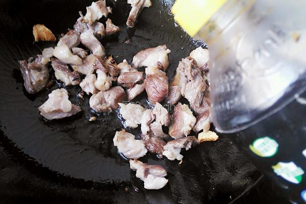 羊肉炖白菜粉条的做法图解6