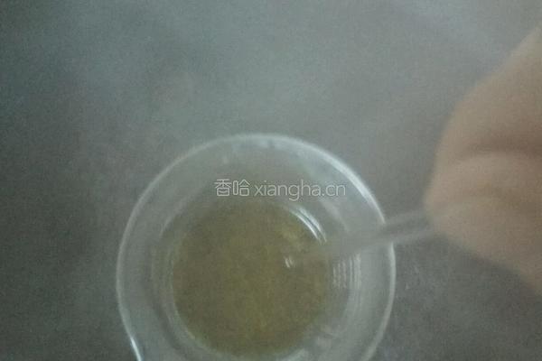 自制天然润唇膏的做法图解4