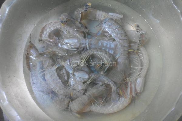 白灼濑尿虾的做法图解2