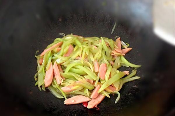 莴笋火腿丝的做法图解8