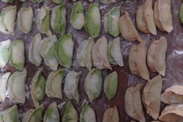 双色饺子的做法图解8