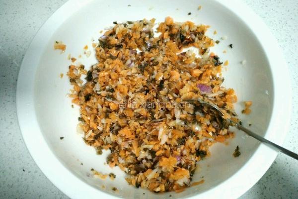 胡萝卜鲜肉饺子的做法图解7