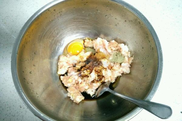胡萝卜鲜肉饺子的做法图解9
