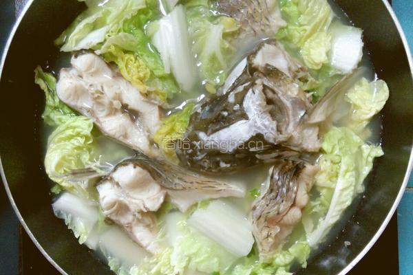 清炖草鱼白菜的做法图解5