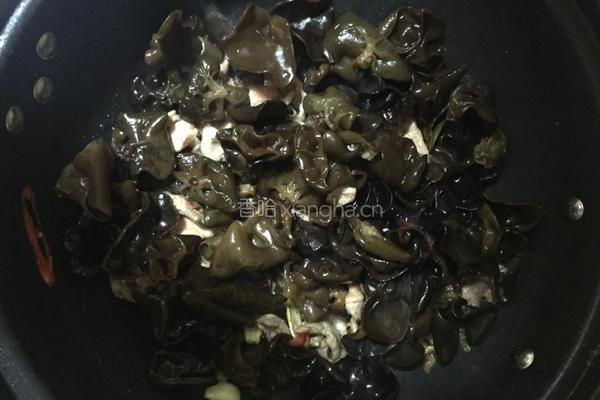 黑木耳炒肉片的做法图解5