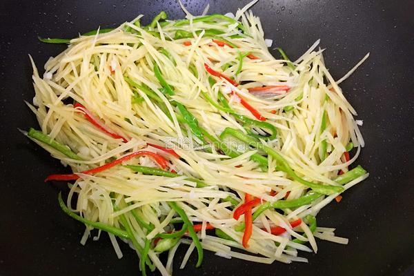 青椒土豆丝的做法图解7