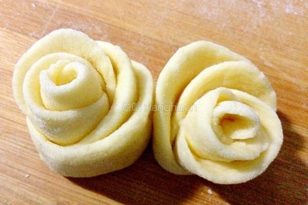 蔓越莓玫瑰花面包的做法图解12