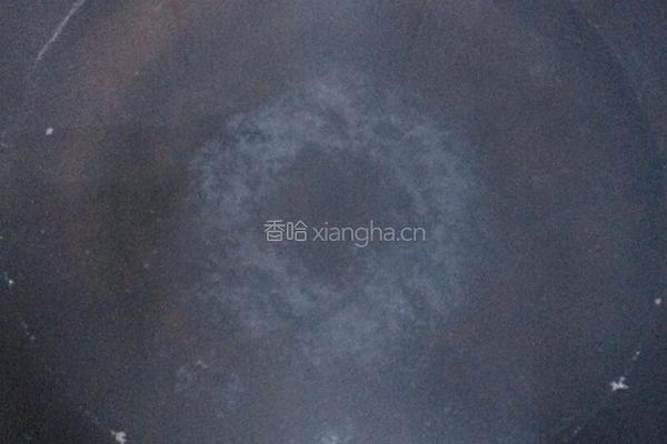 蒜蓉肉汁灼白菜的做法图解2