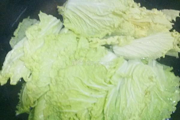 蒜蓉肉汁灼白菜的做法图解3