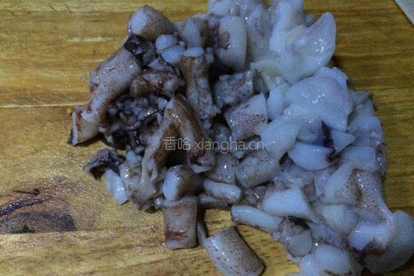 鱿鱼须炒饭的做法图解2