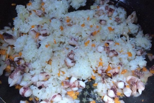 鱿鱼须炒饭的做法图解6