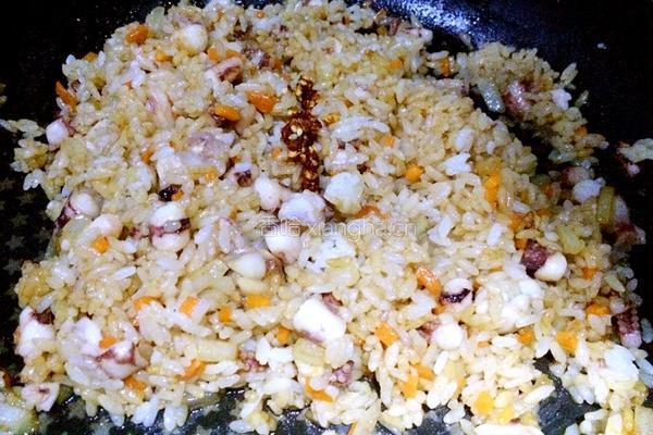 鱿鱼须炒饭的做法图解8