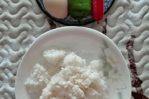 什锦蛋炒饭的做法图解1