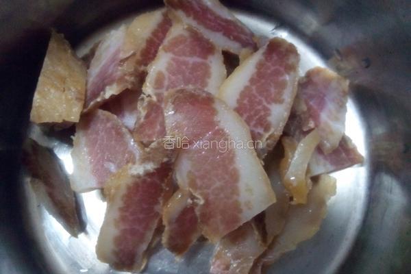 腊肉炒芥兰的做法图解7