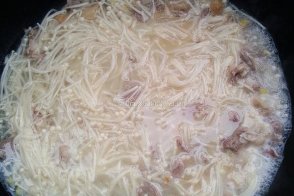 金针菇肉汤的做法图解6