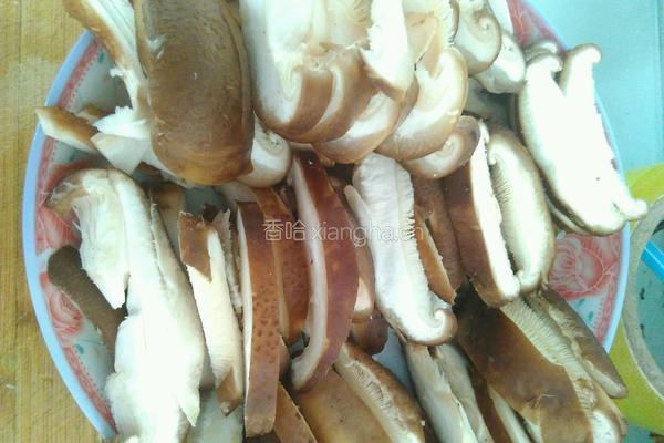 肉片炒香菇的做法图解2