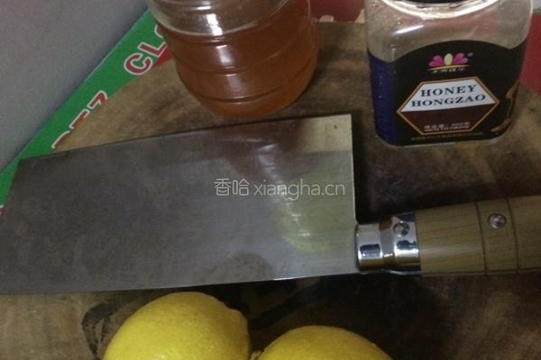 蜂蜜柠檬水的做法图解1